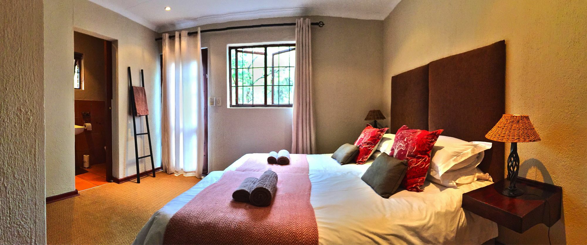 האזיביו Ulwazi Rock Lodge מראה חיצוני תמונה